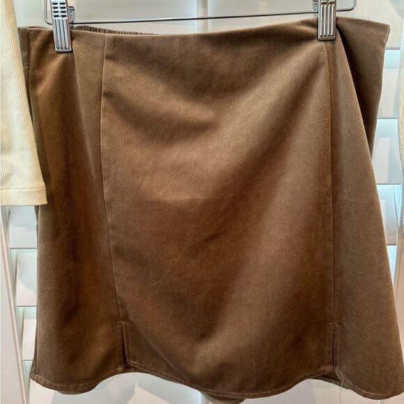 Super cute corduroy skirt - Picture 4 of 7